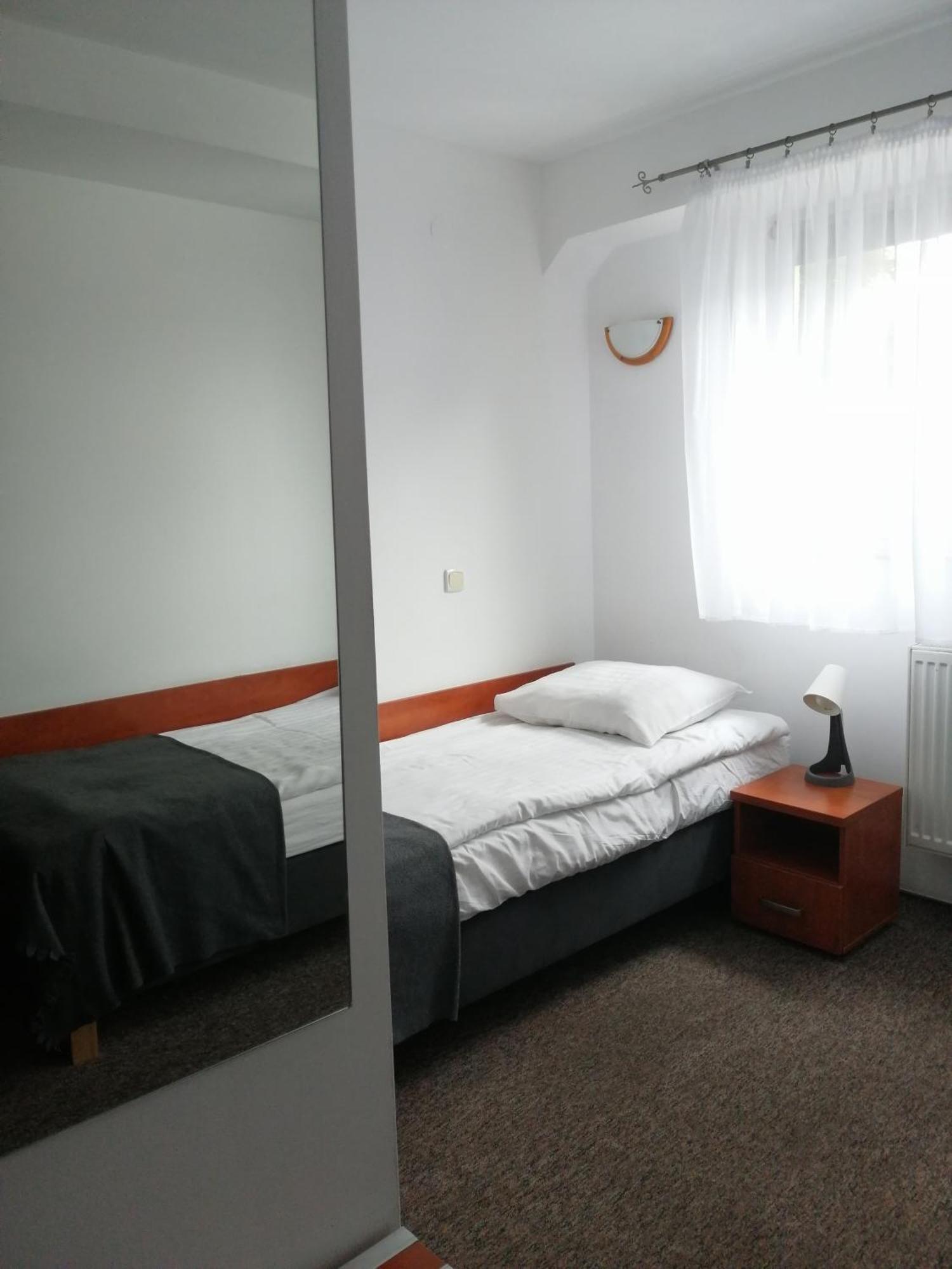 Hotel Dabrowiak Dąbrowa Górnicza Εξωτερικό φωτογραφία